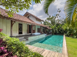  VILLA KAYU CUPEK 