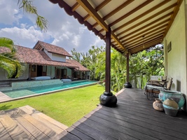  VILLA KAYU CUPEK 