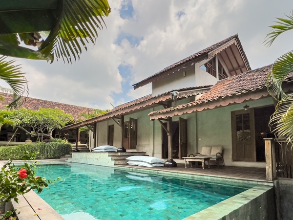  VILLA KAYU CUPEK 